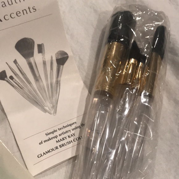 Mary Kay Glamour 8 Piece Brush Collection - Picture 4 of 8